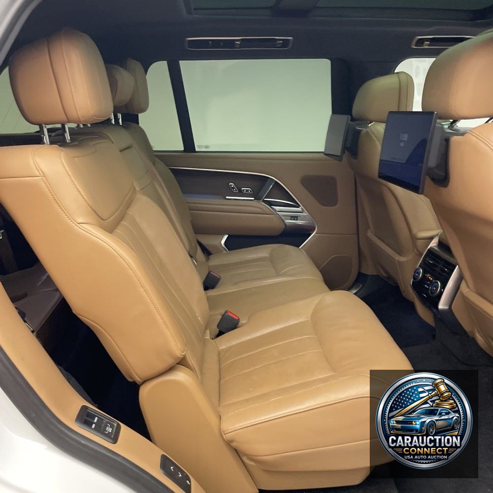 2023 Land Rover Range Rover P400 SE LWB