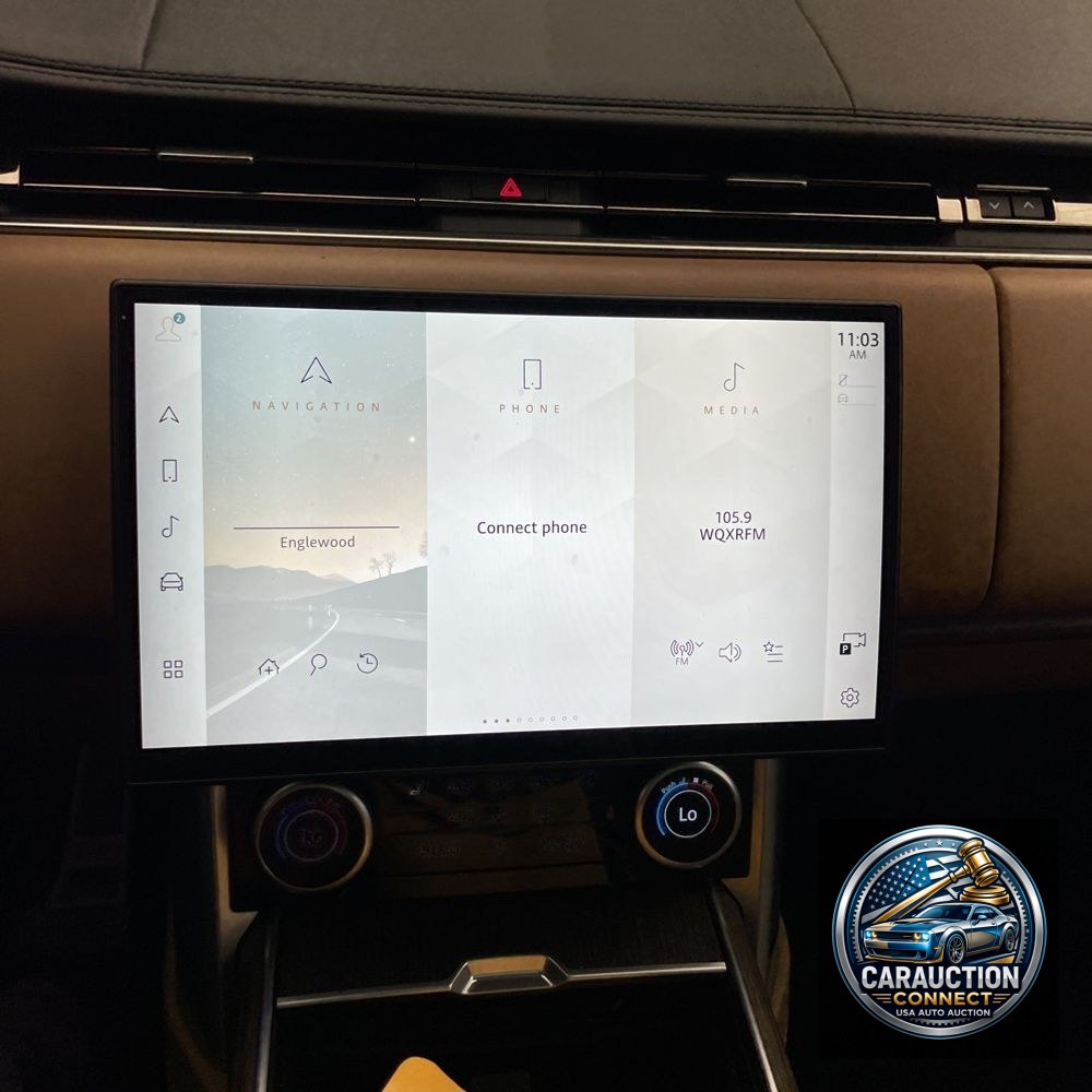 2023 Land Rover Range Rover P400 SE LWB