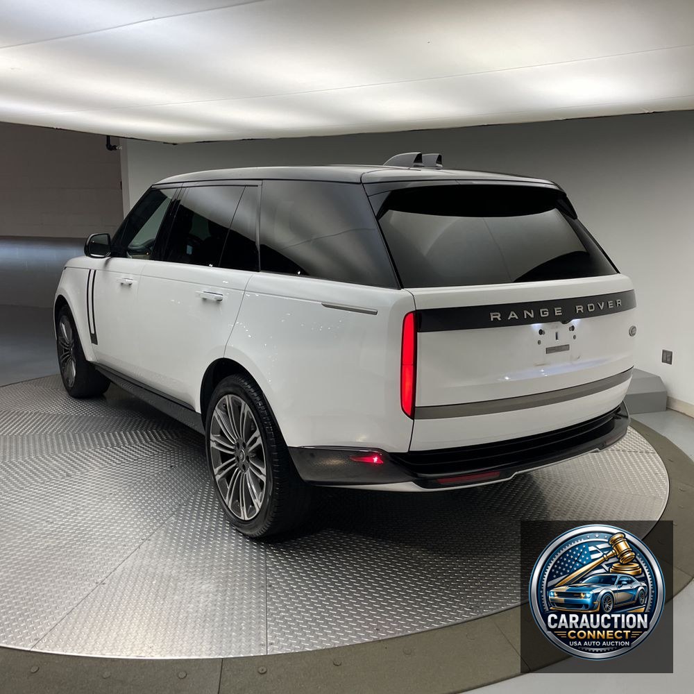 2023 Land Rover Range Rover P400 SE LWB