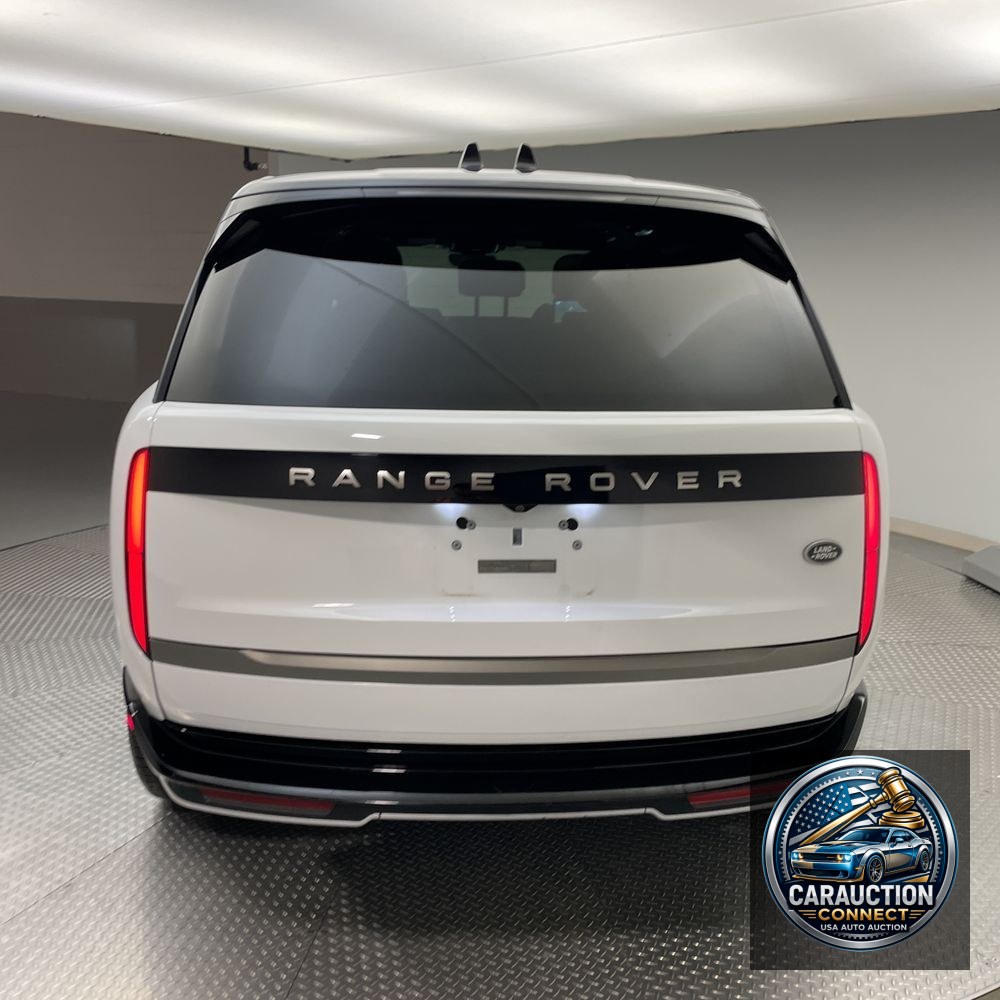 2023 Land Rover Range Rover P400 SE LWB