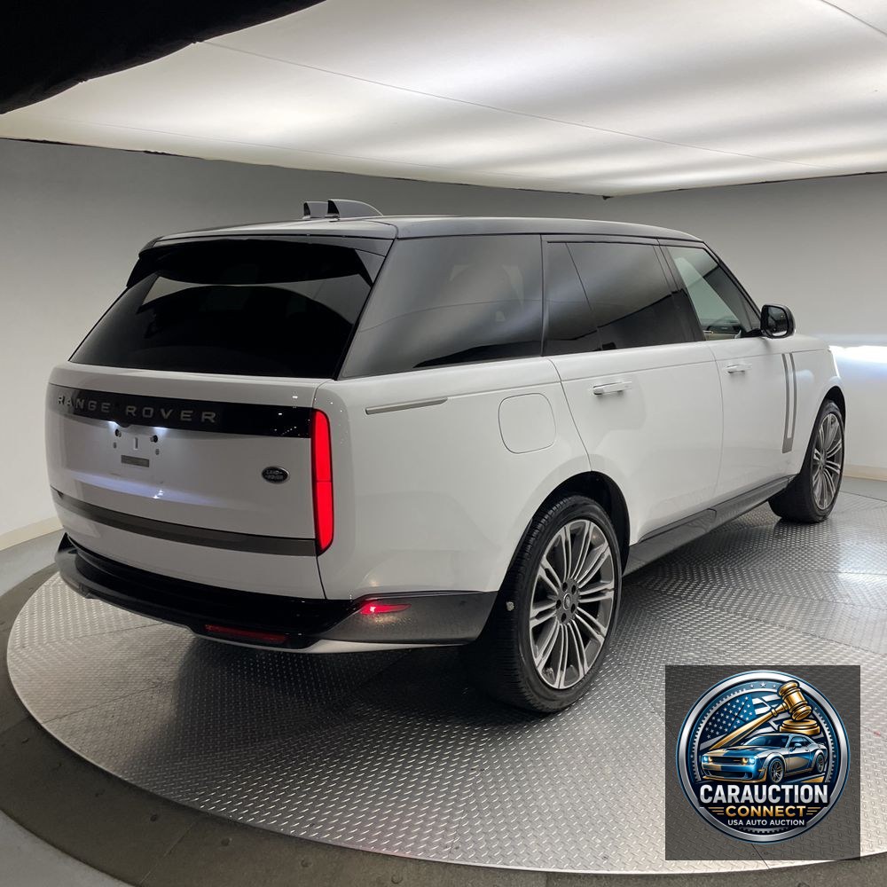 2023 Land Rover Range Rover P400 SE LWB