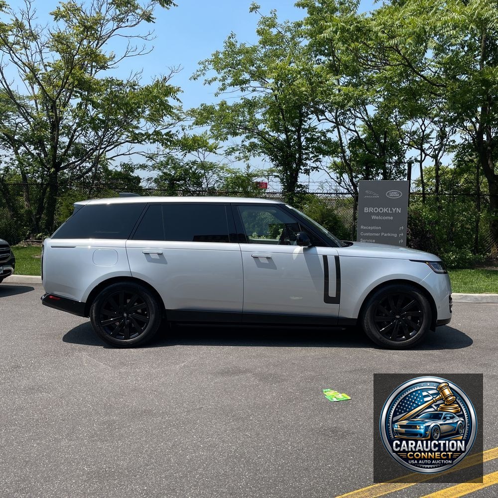 2023 Land Rover Range Rover P400 SE LWB