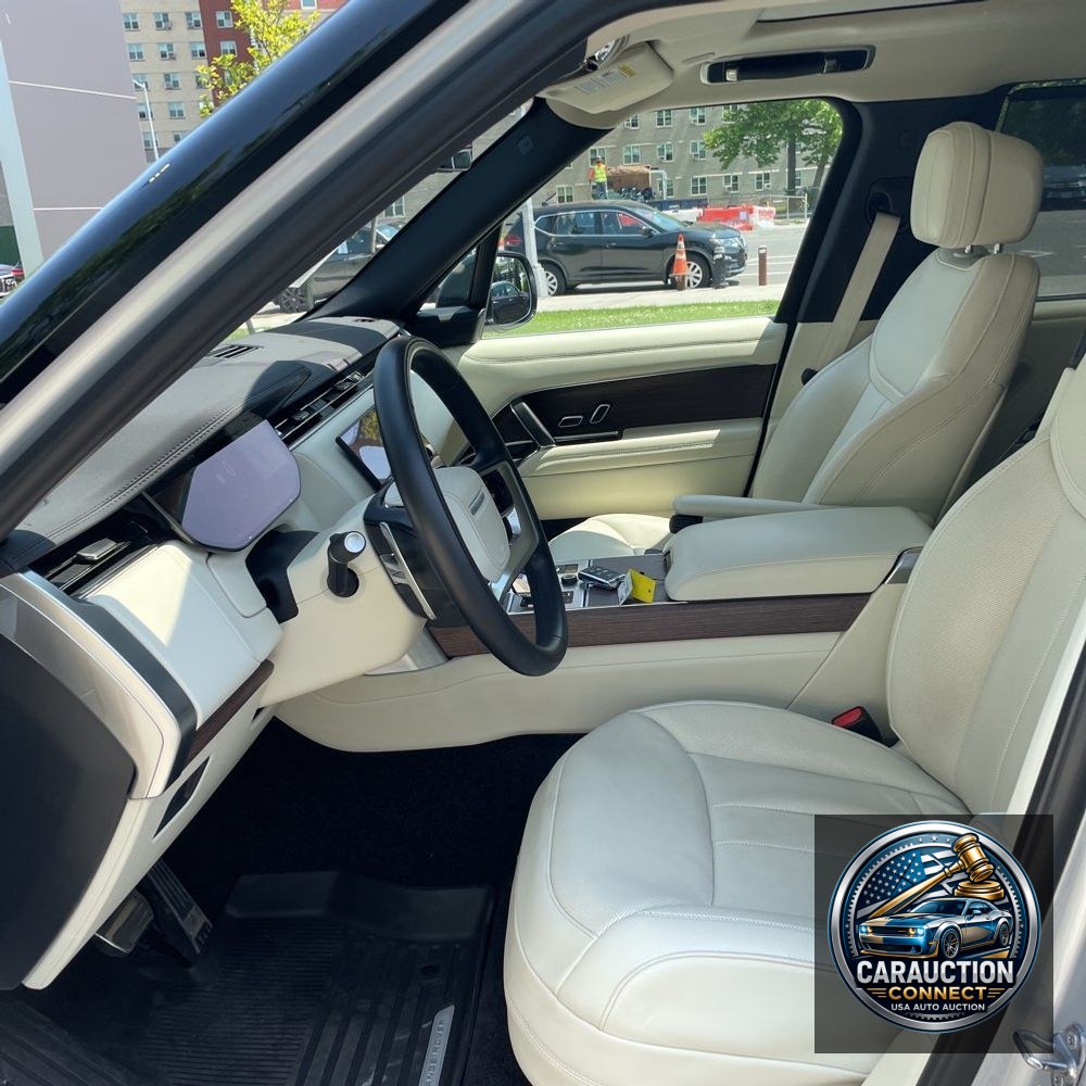2023 Land Rover Range Rover P400 SE LWB