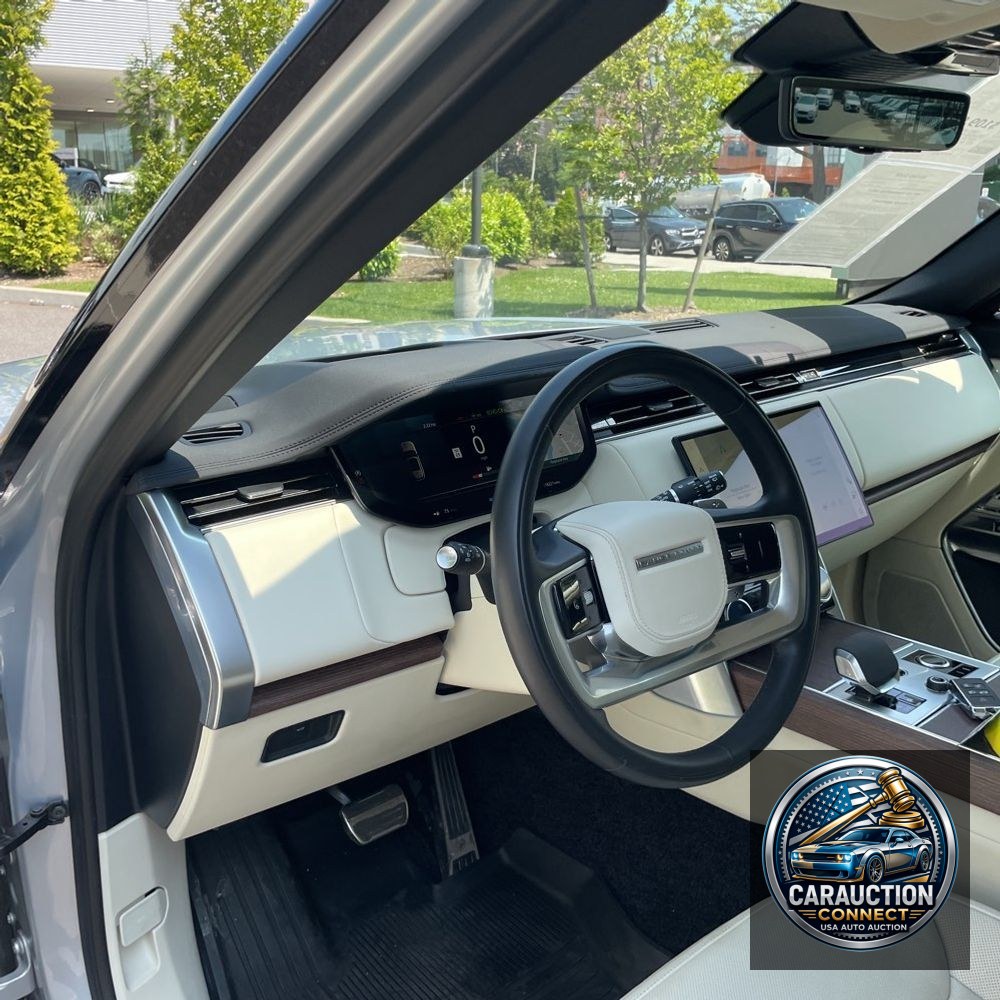 2023 Land Rover Range Rover P400 SE LWB