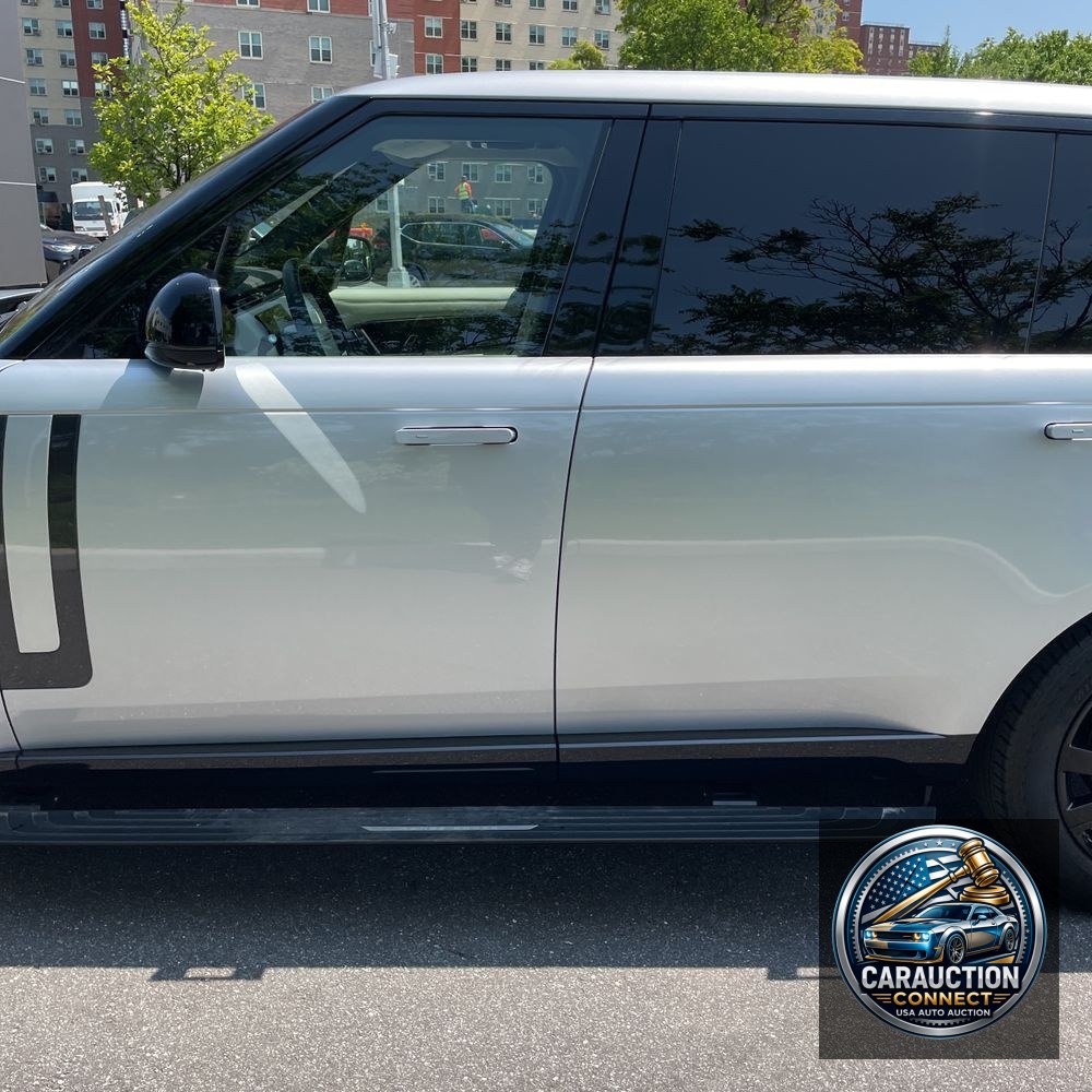 2023 Land Rover Range Rover P400 SE LWB
