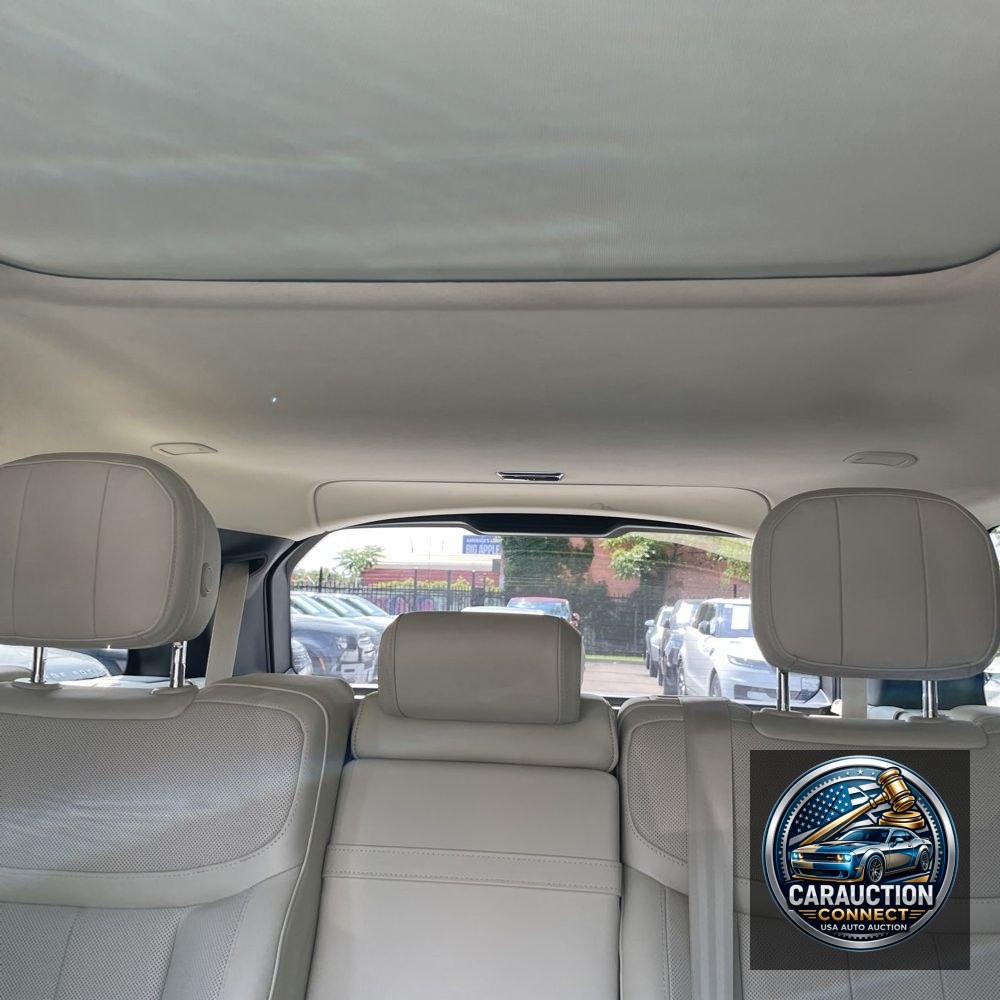 2023 Land Rover Range Rover P400 SE LWB