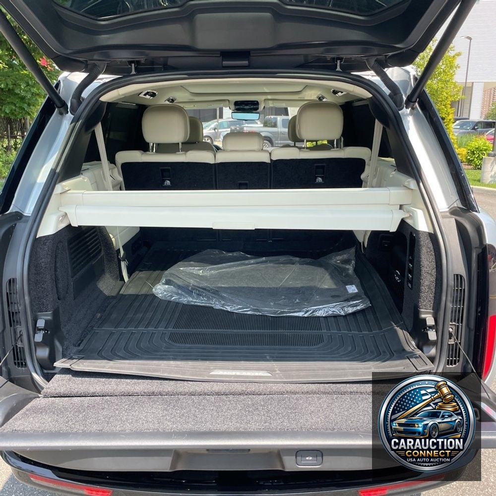 2023 Land Rover Range Rover P400 SE LWB