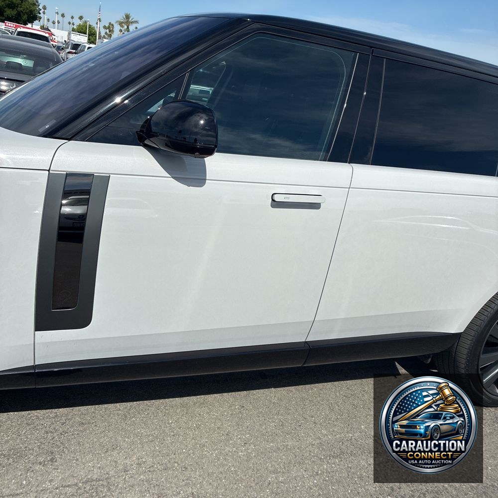 2023 Land Rover Range Rover P530 SV LWB