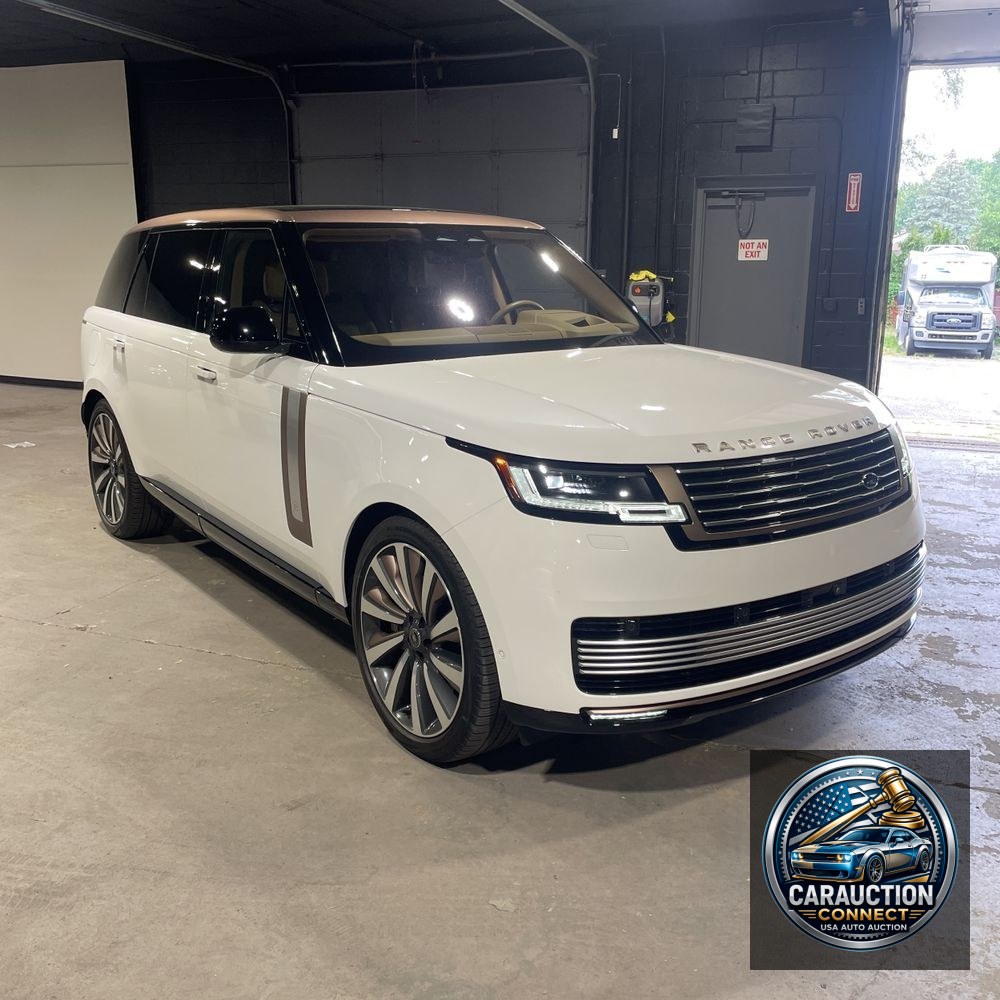 2022 Land Rover SV Base