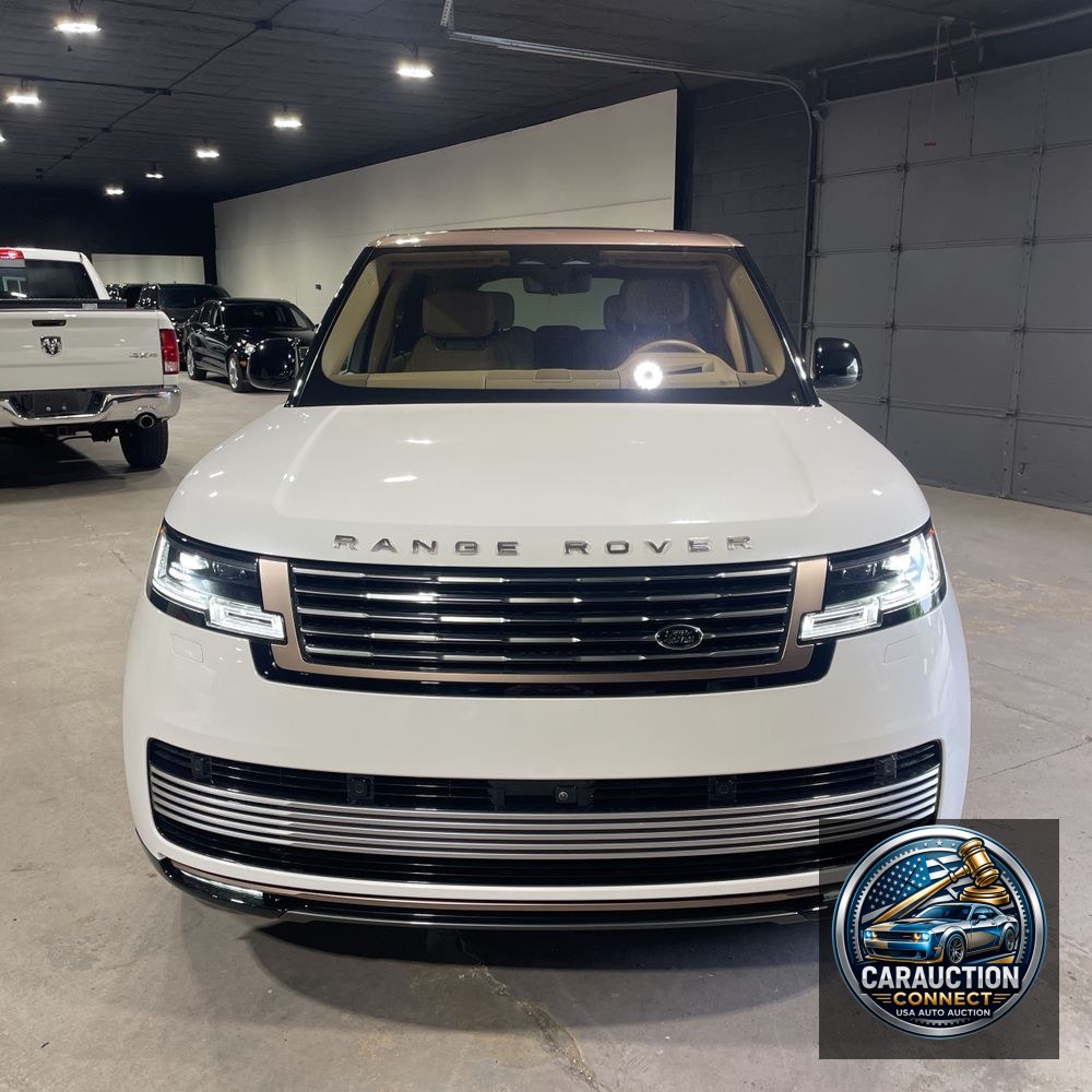 2022 Land Rover SV Base
