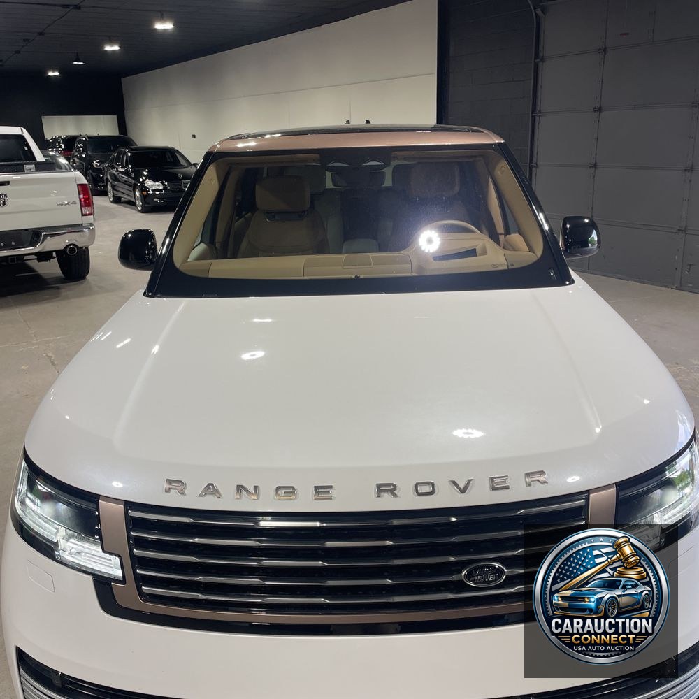 2022 Land Rover SV Base