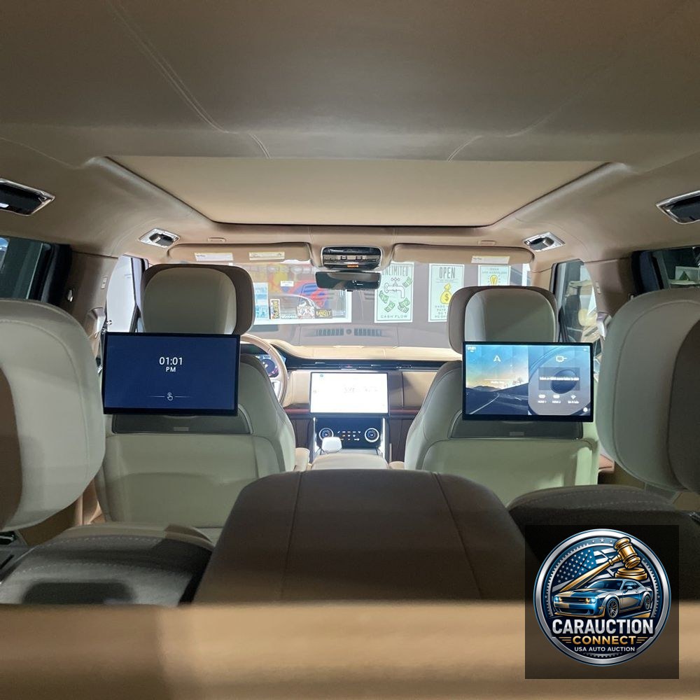 2022 Land Rover SV Base