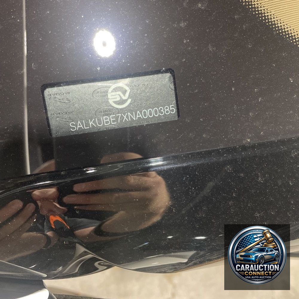 2022 Land Rover SV Base