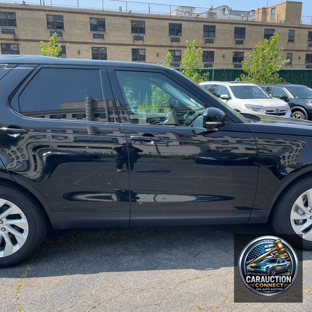 2024 Land Rover Discovery S P300