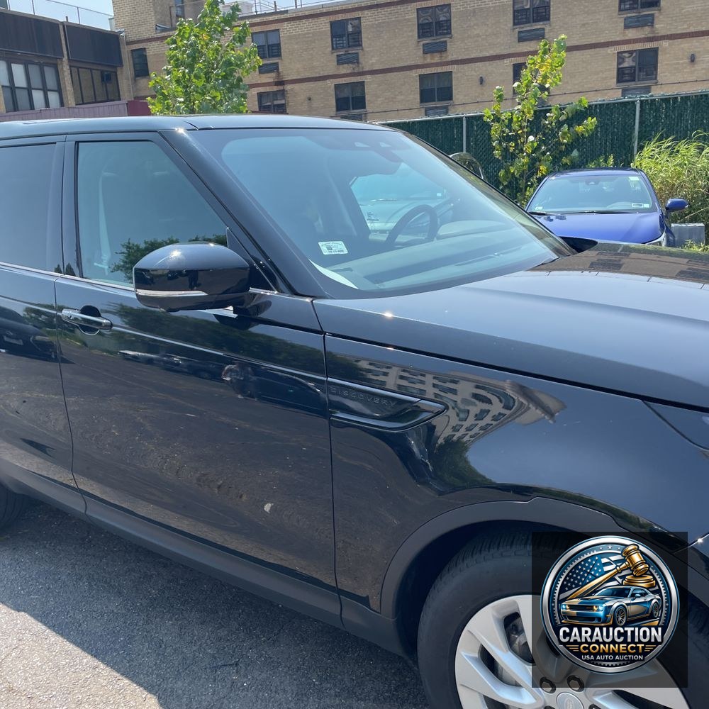 2024 Land Rover Discovery S P300