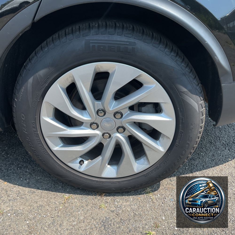 2024 Land Rover Discovery S P300