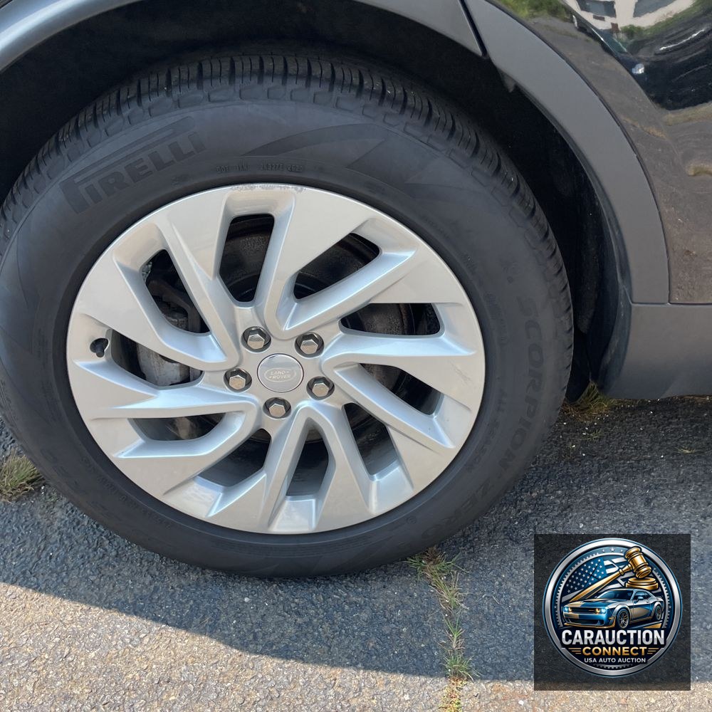 2024 Land Rover Discovery S P300