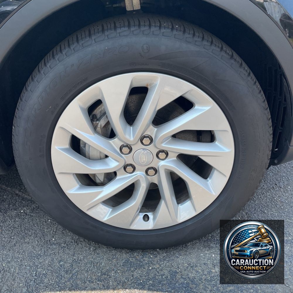 2024 Land Rover Discovery S P300