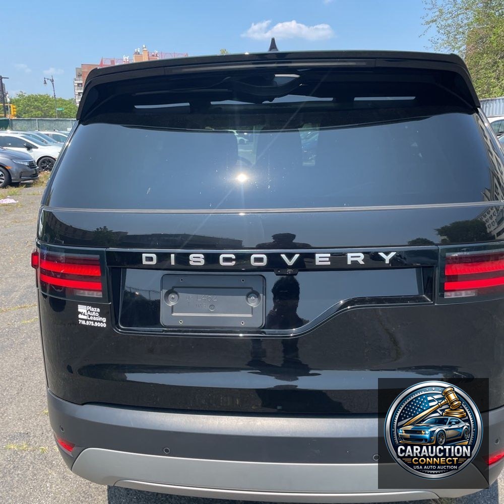 2024 Land Rover Discovery S P300