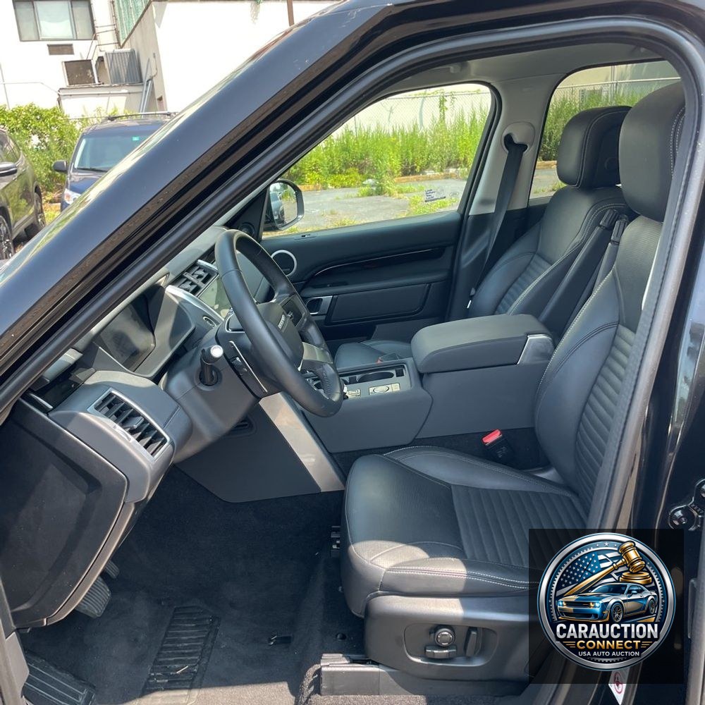 2024 Land Rover Discovery S P300