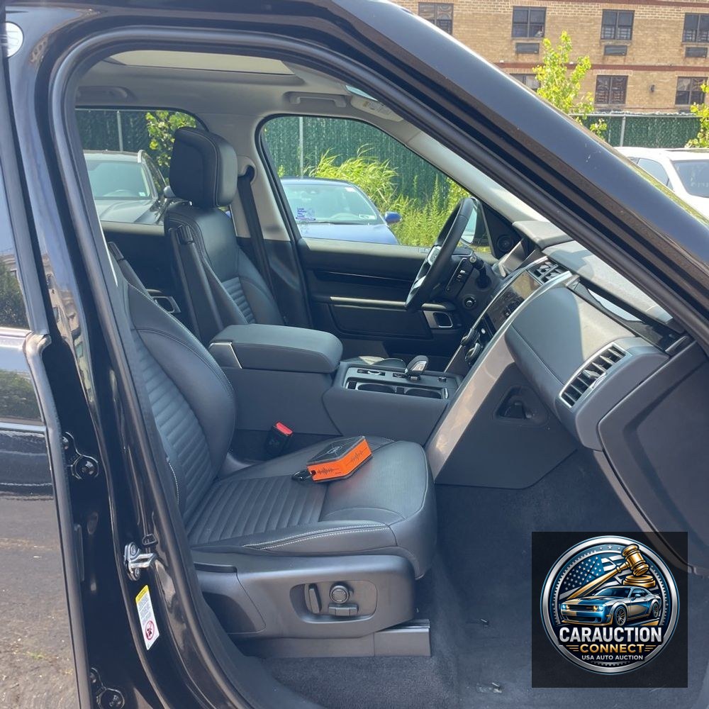 2024 Land Rover Discovery S P300
