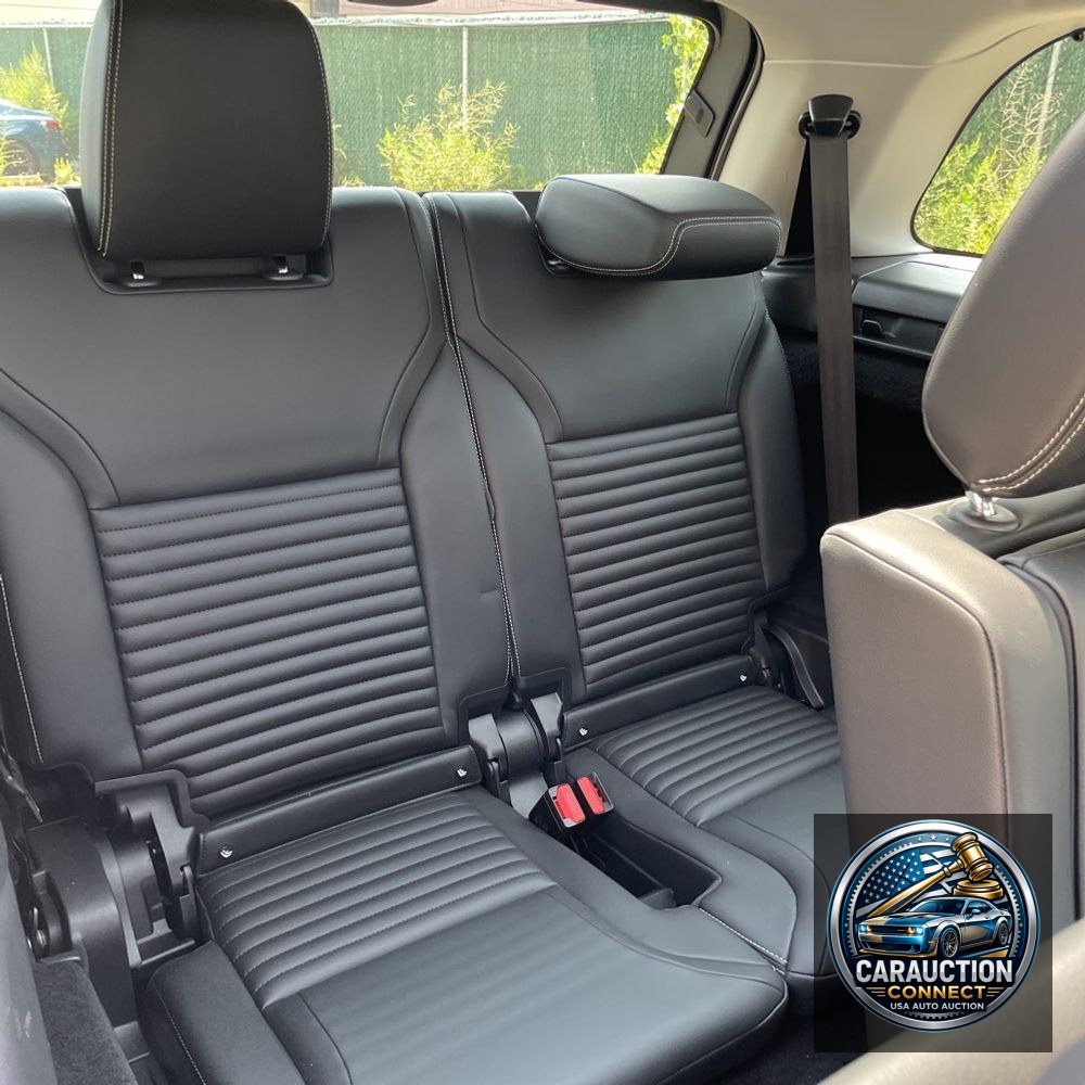 2024 Land Rover Discovery S P300