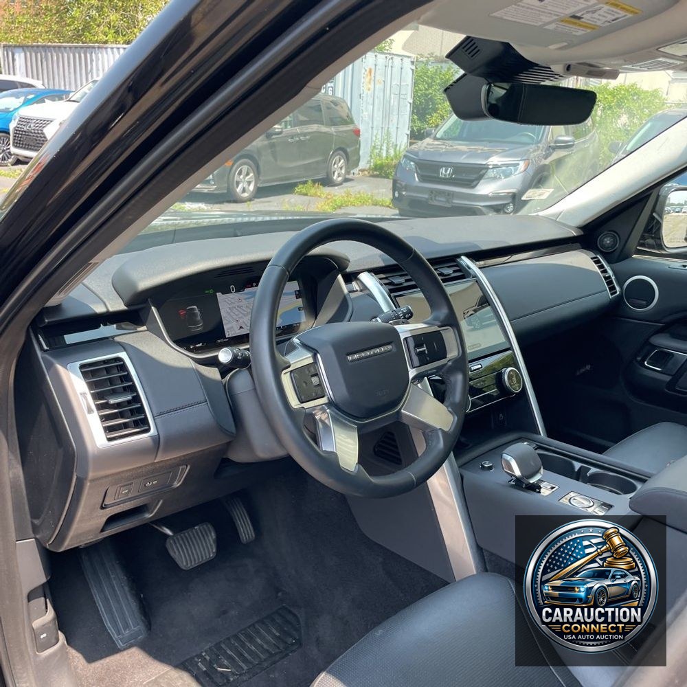 2024 Land Rover Discovery S P300