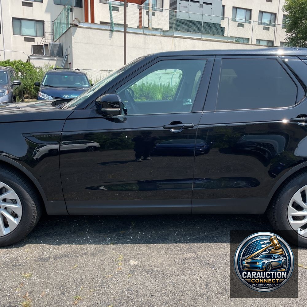 2024 Land Rover Discovery S P300