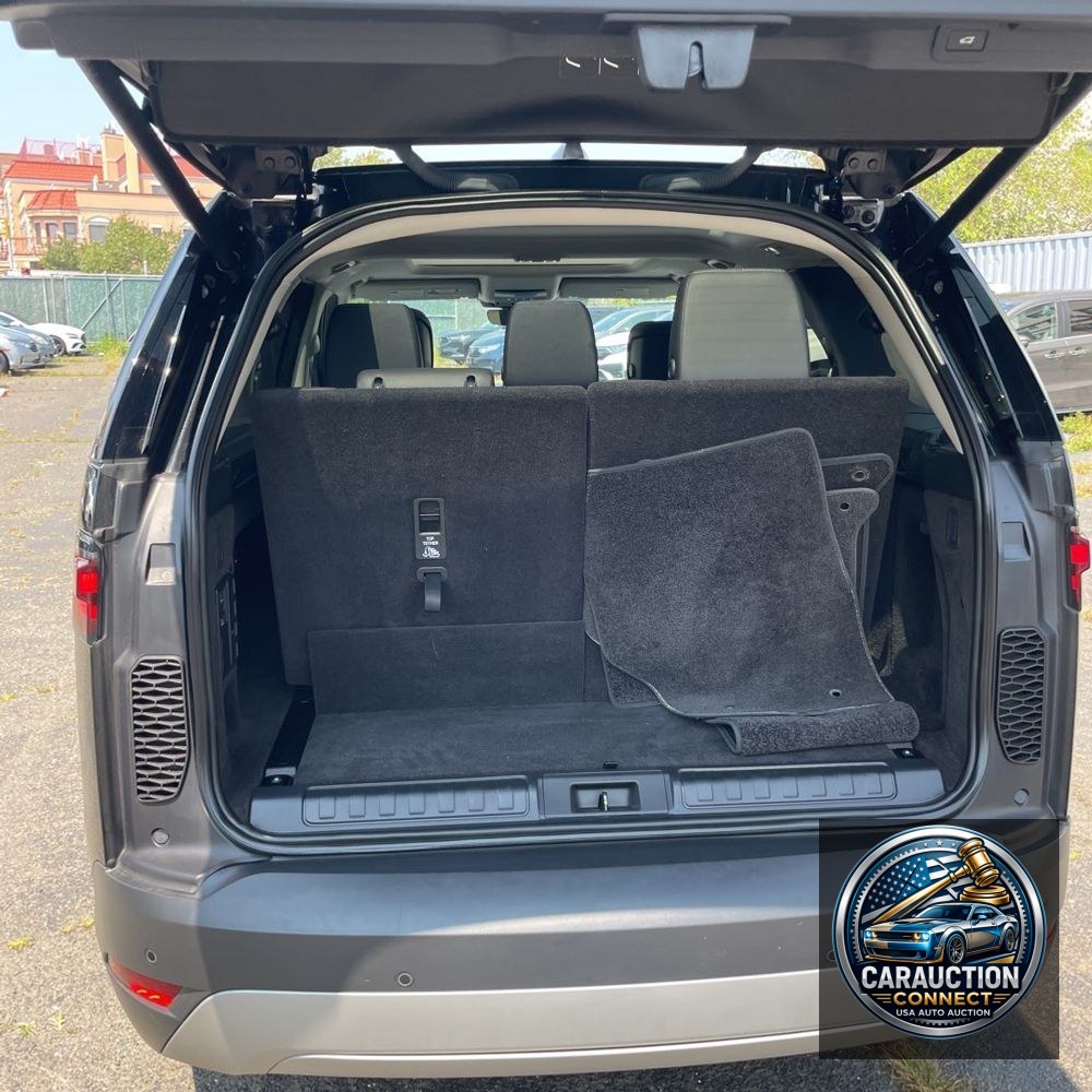 2024 Land Rover Discovery S P300