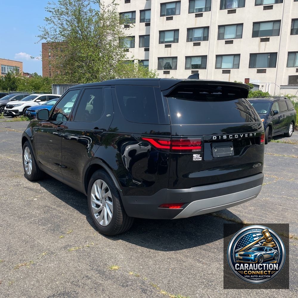 2024 Land Rover Discovery S P300