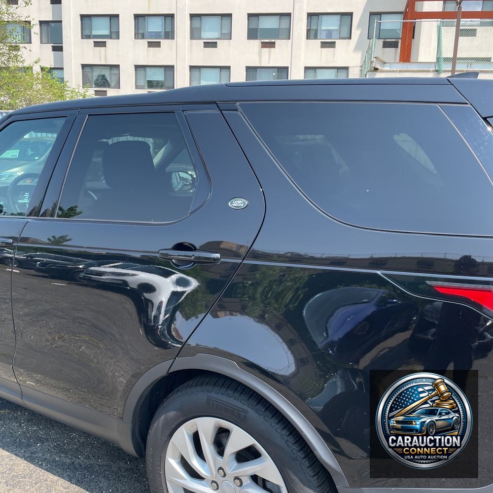 2024 Land Rover Discovery S P300