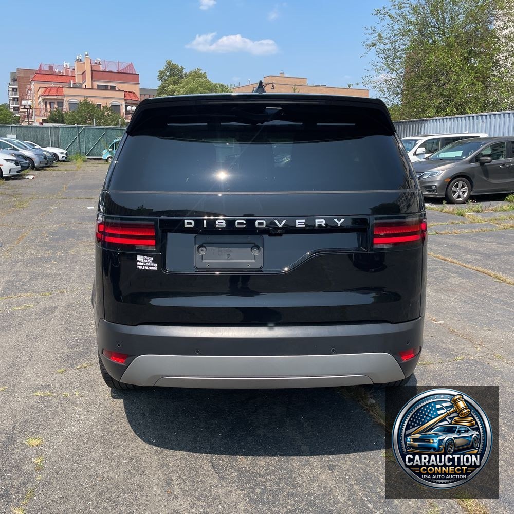 2024 Land Rover Discovery S P300