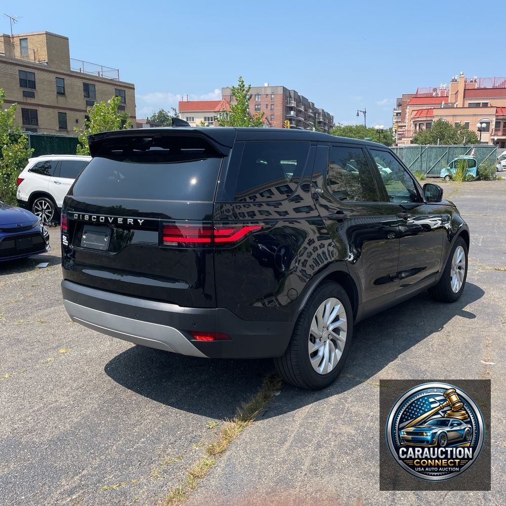 2024 Land Rover Discovery S P300