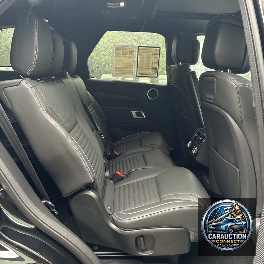 2024 Land Rover Discovery P360 Dynamic SE
