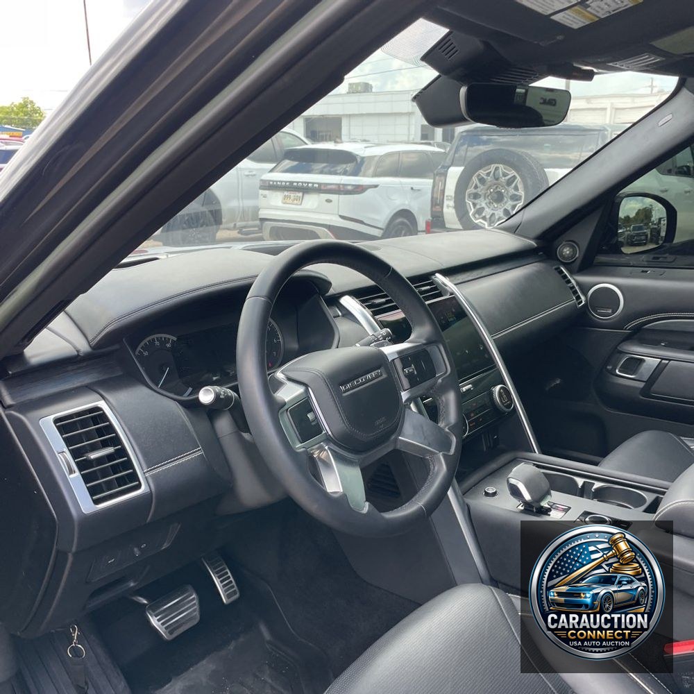 2023 Land Rover Discovery P360 HSE R-Dynamic