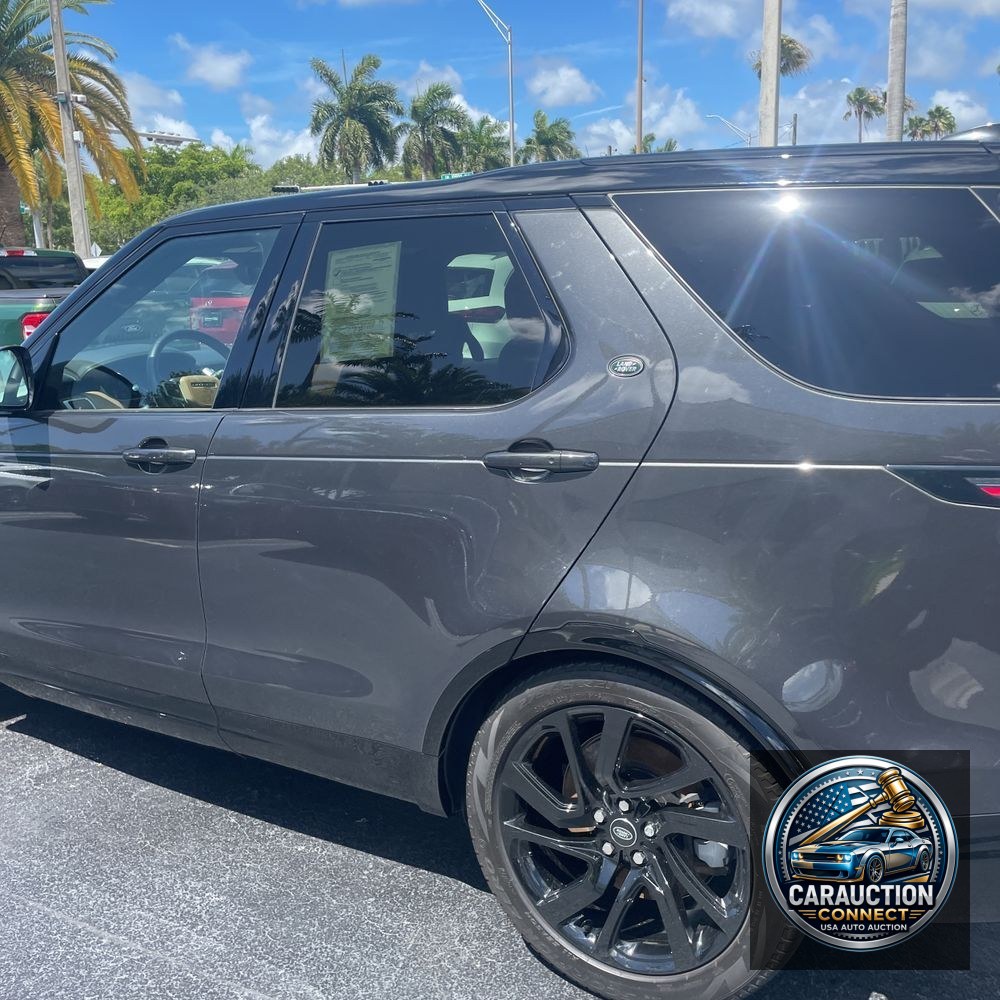 2023 Land Rover Discovery P360 HSE R-Dynamic