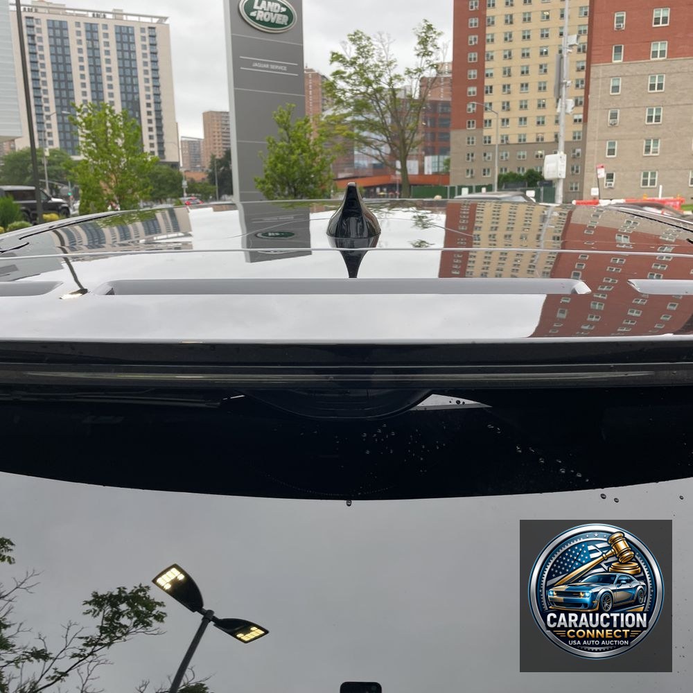 2023 Land Rover Discovery P360 Metropolitan Edition