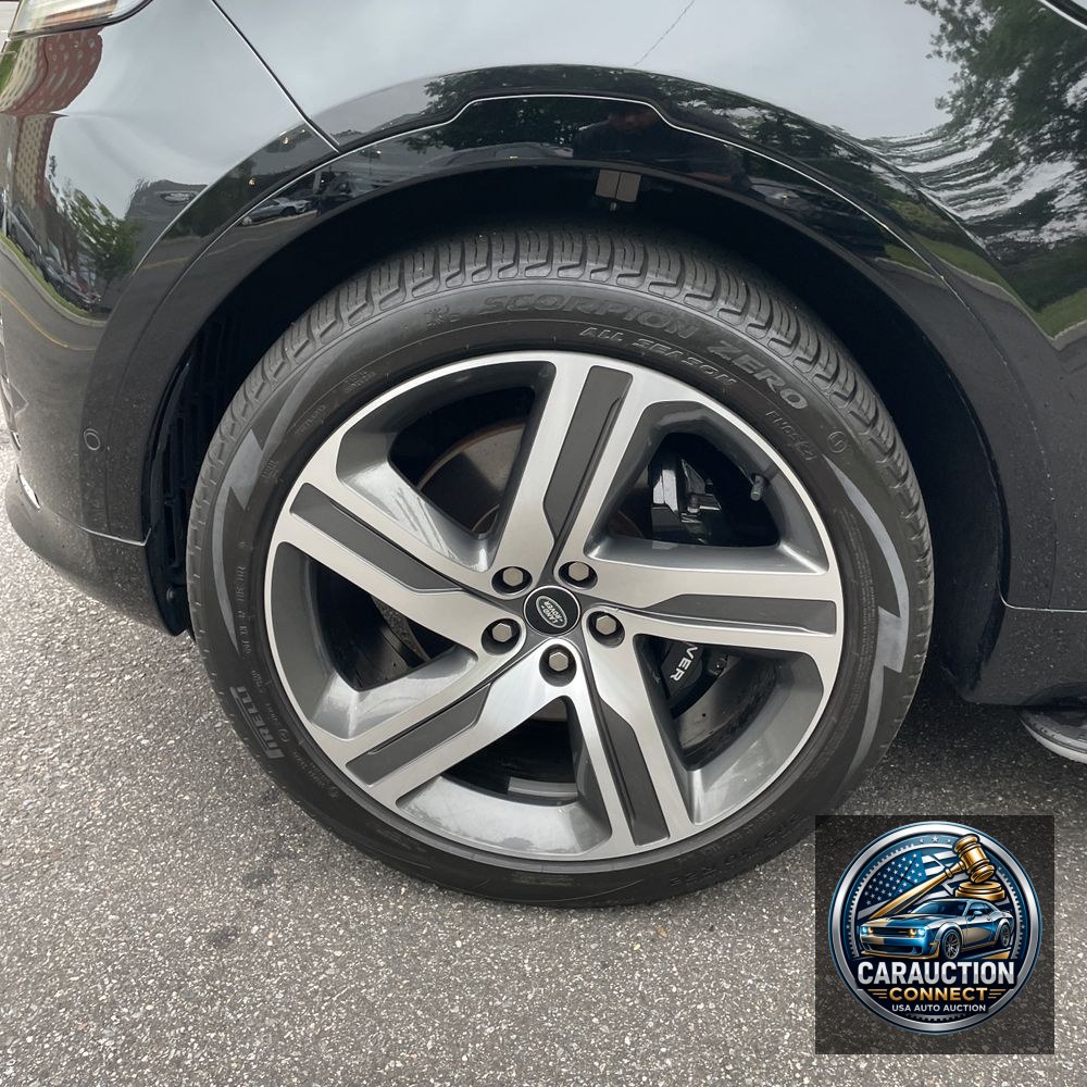 2023 Land Rover Discovery P360 Metropolitan Edition
