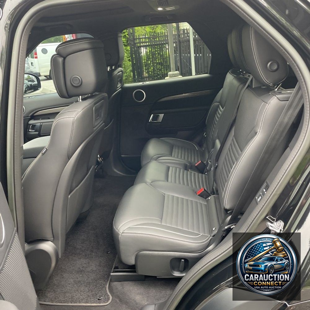 2023 Land Rover Discovery P360 Metropolitan Edition