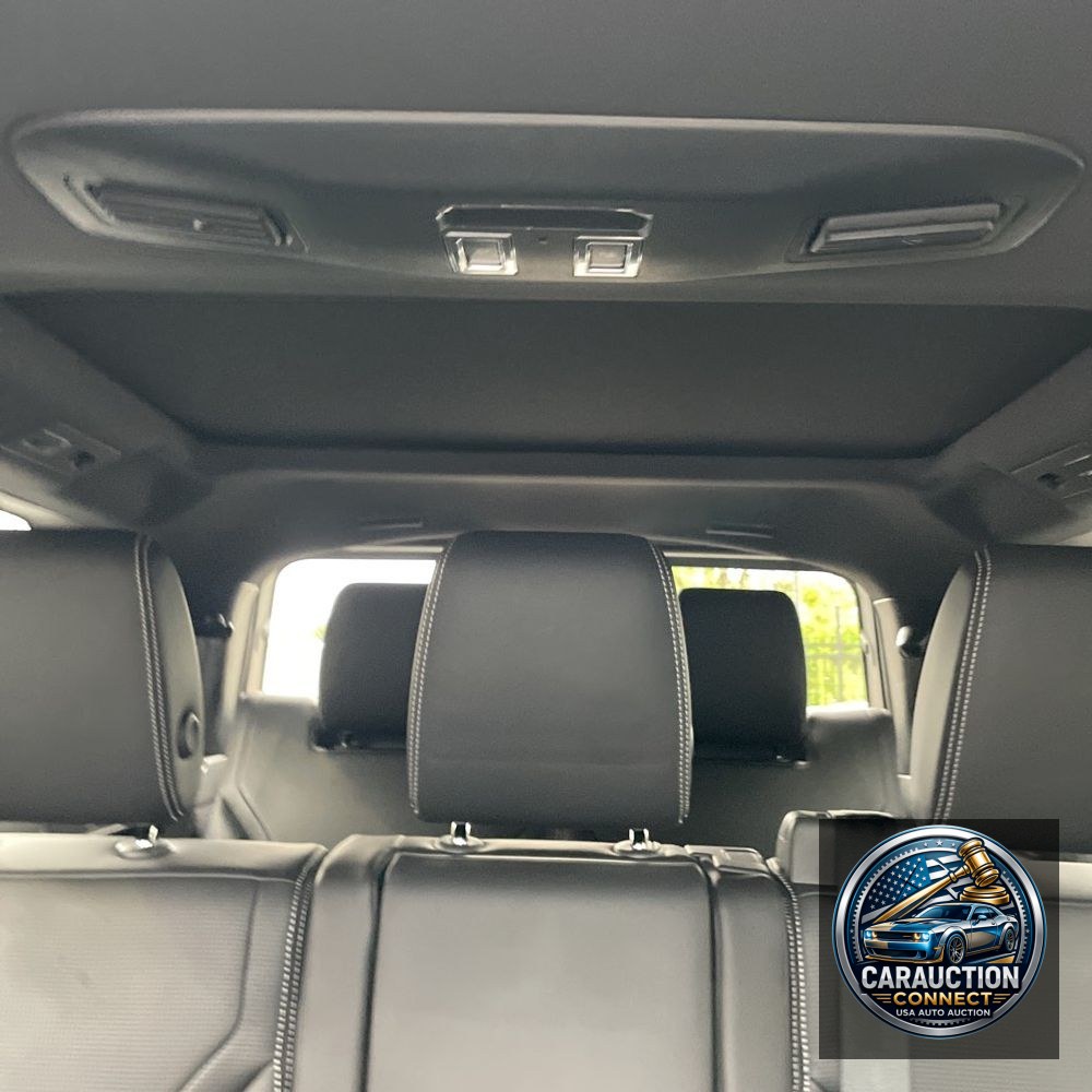 2023 Land Rover Discovery P360 Metropolitan Edition