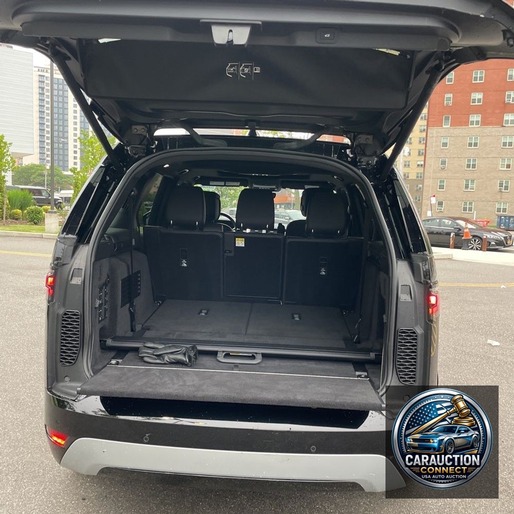 2023 Land Rover Discovery P360 Metropolitan Edition