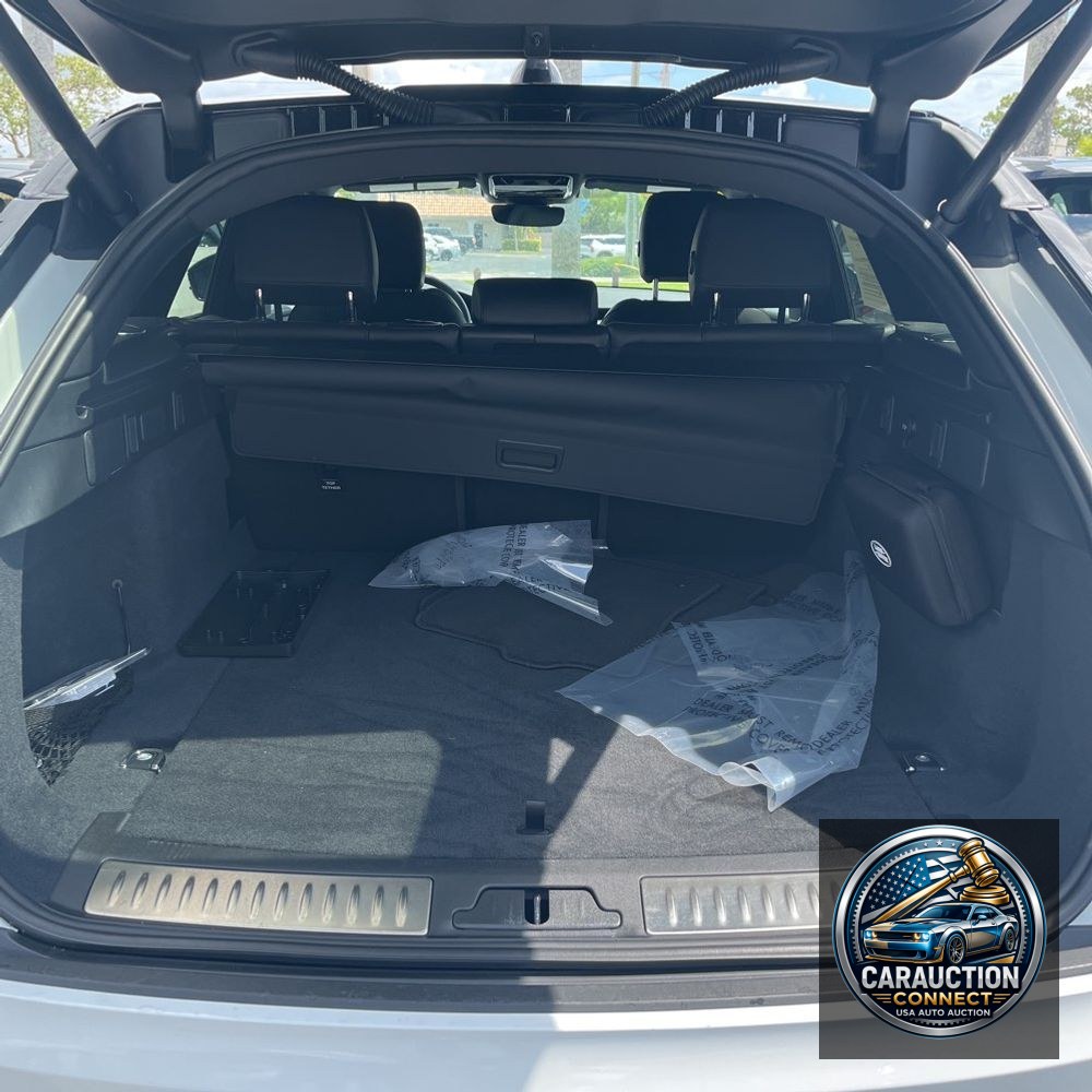 2025 Land Rover Range Rover Velar P250 S