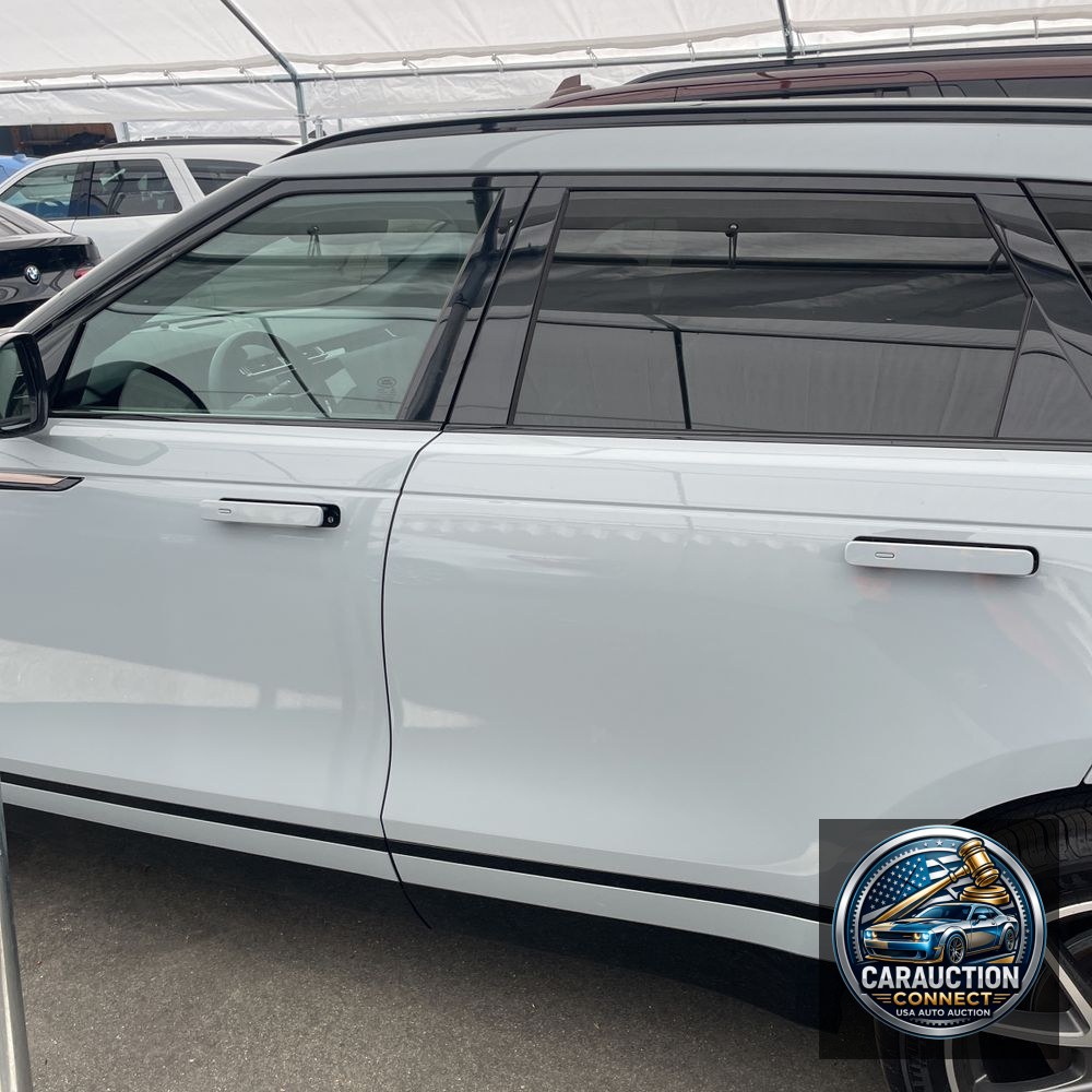 2025 Land Rover Range Rover Velar P250 Dynamic SE