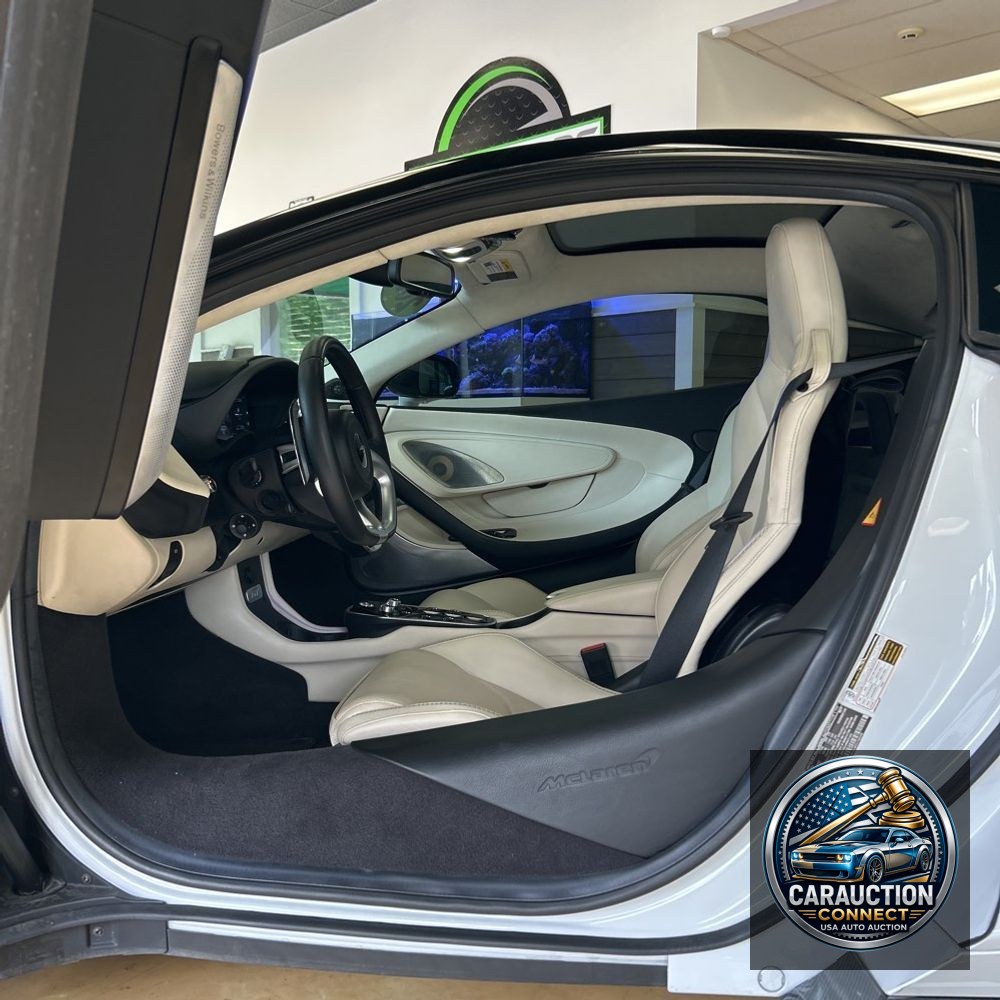 2022 McLaren GT Base 2D Coupe