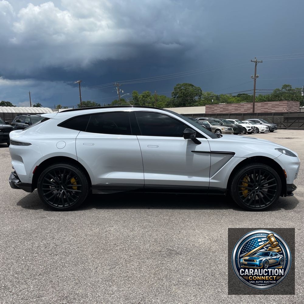 2023 Aston Martin DBX 707