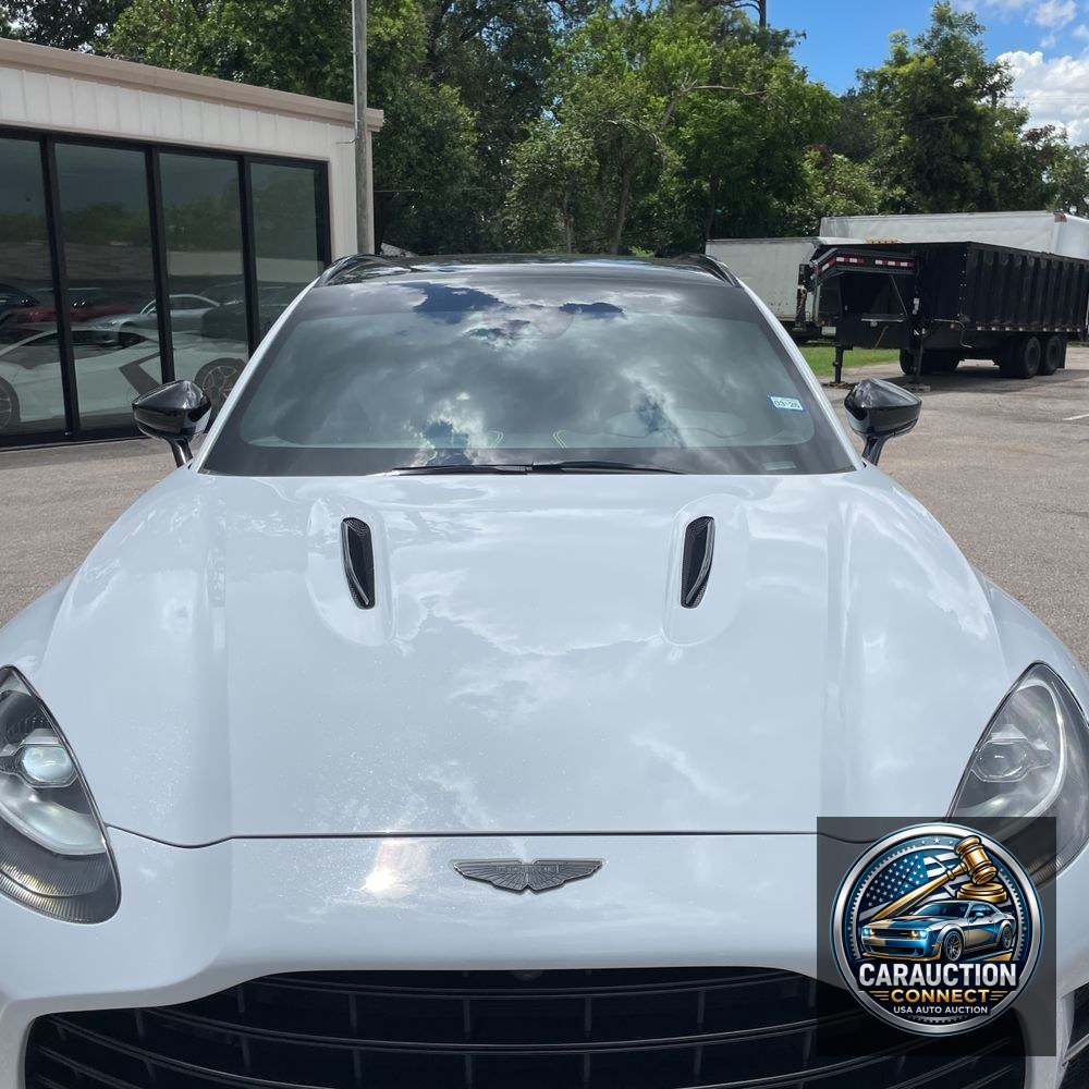 2023 Aston Martin DBX 707