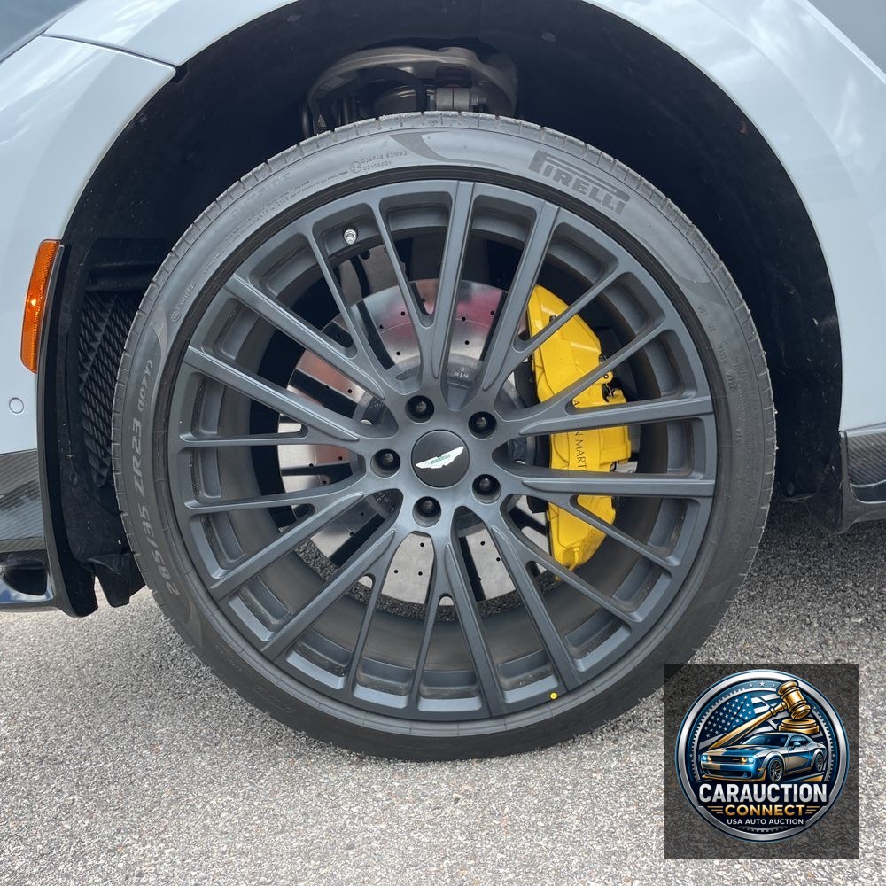 2023 Aston Martin DBX 707