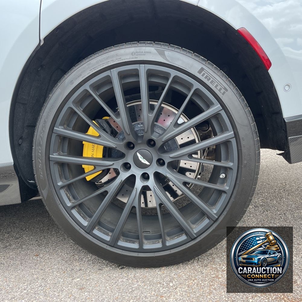 2023 Aston Martin DBX 707