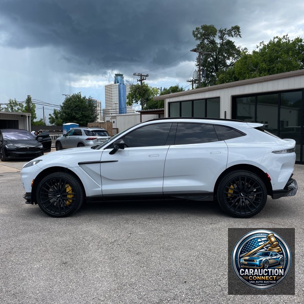 2023 Aston Martin DBX 707