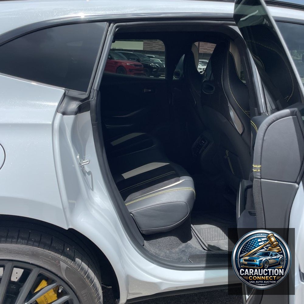 2023 Aston Martin DBX 707